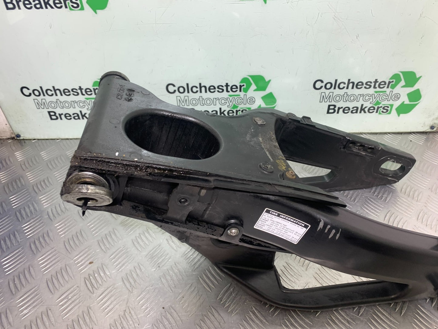 YAMAHA YZF R1 4C8 SWINGARM YEAR 2007-2008 (CMB1237)