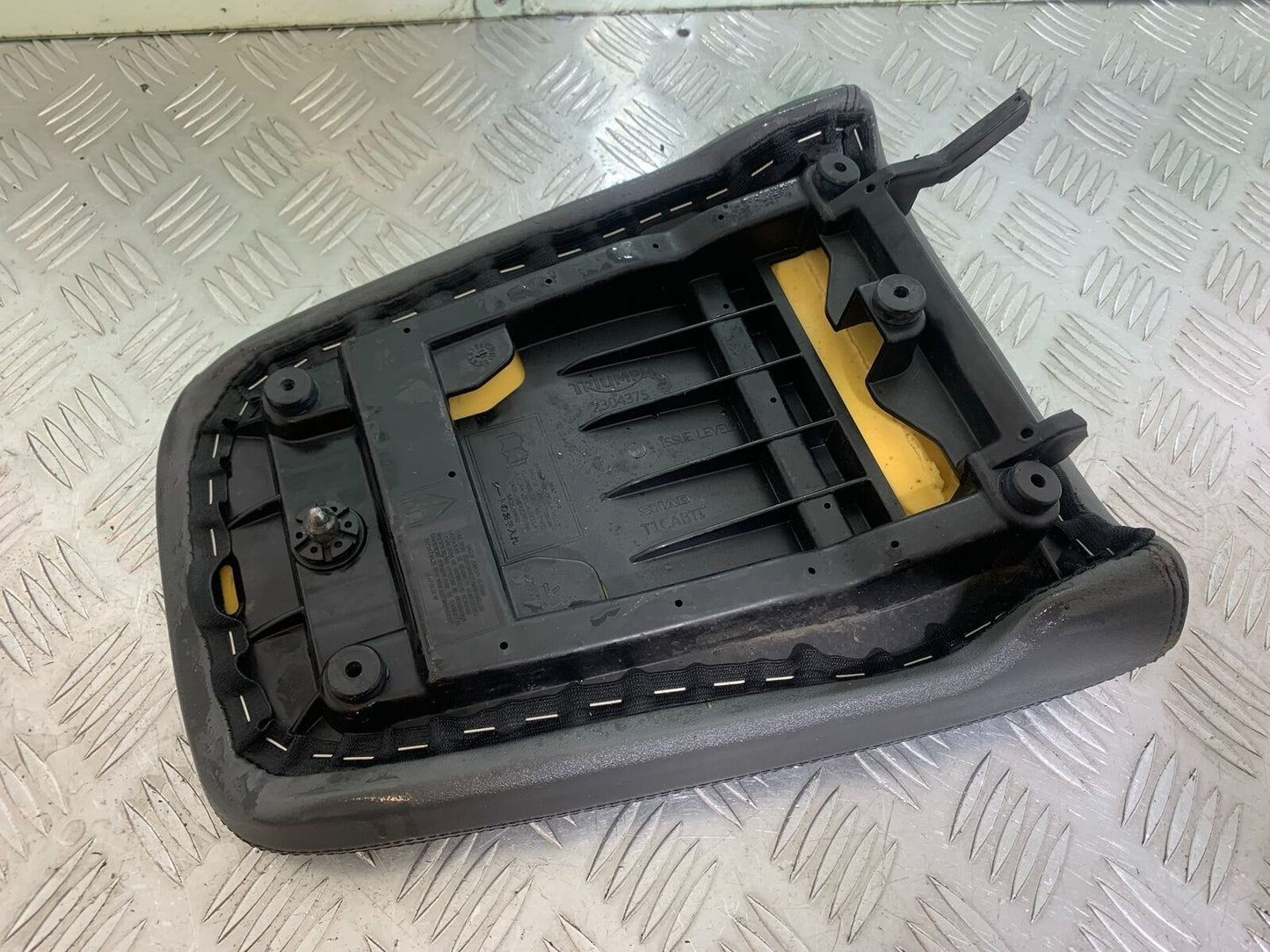 TRIUMPH TIGER 800 REAR SEAT  YEAR 2011-2014 (CMB1113)