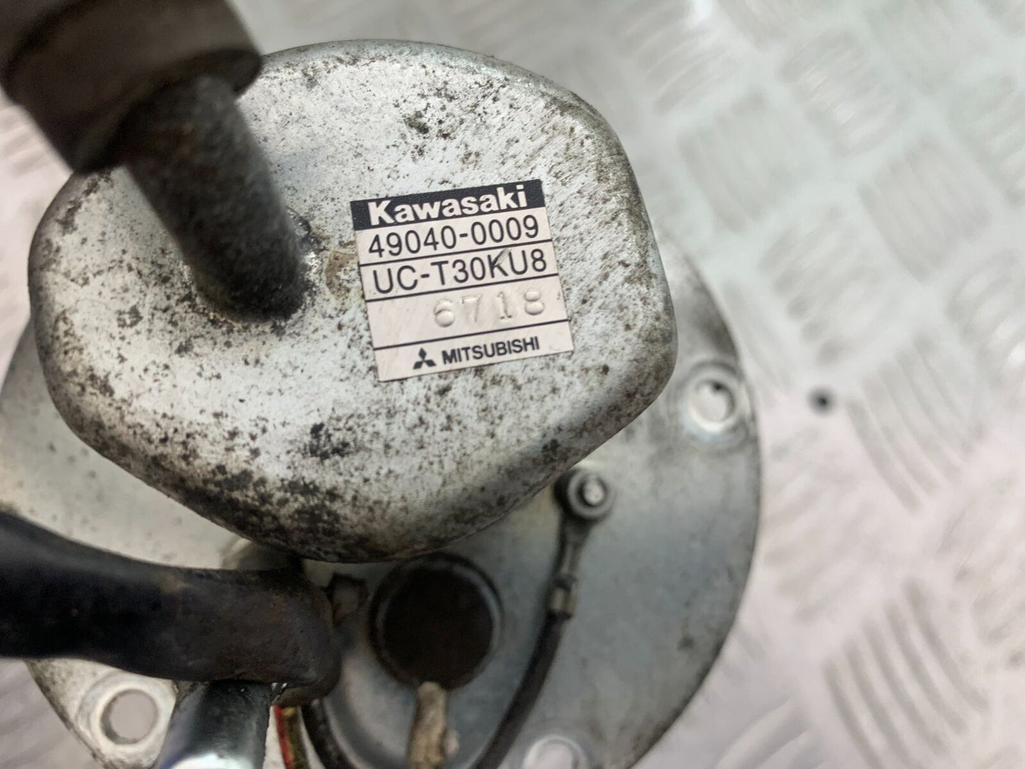 KAWASAKI Z750 Z 750 PETROL PUMP YEAR 2004-2006  (CMB1104)