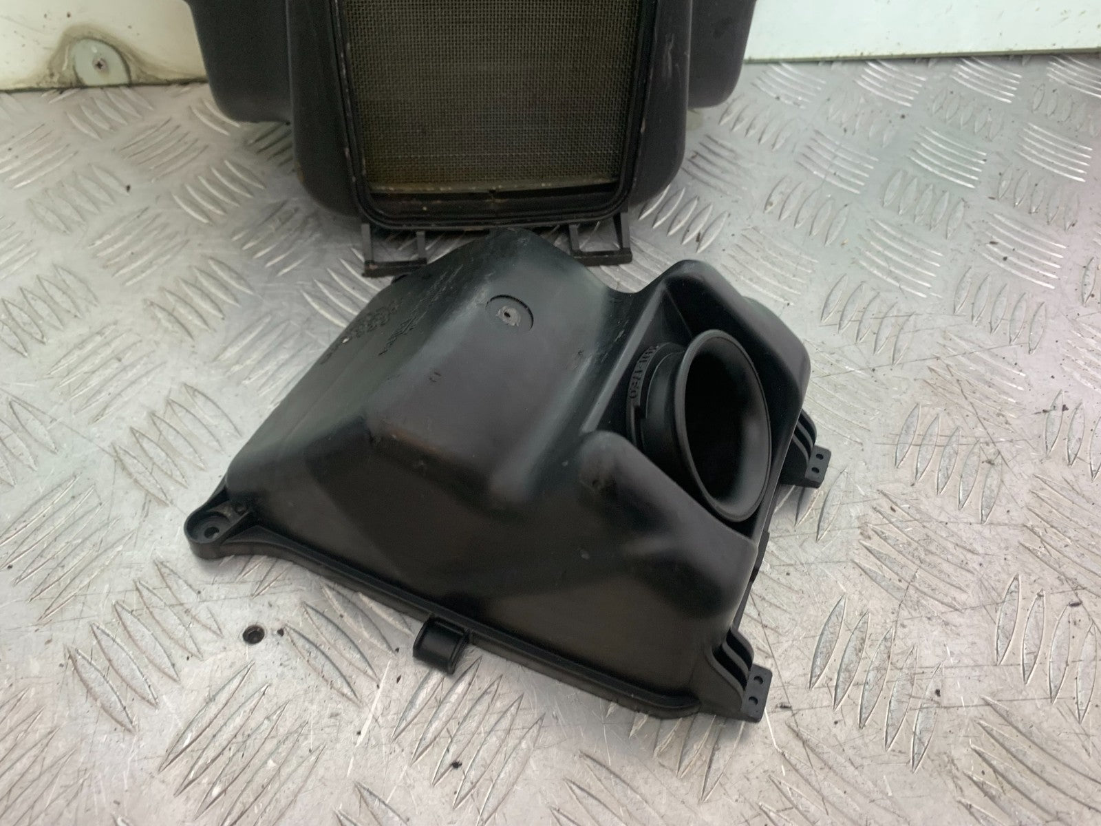 SUZUKI GSF600 GSF 600 BANDIT AIRBOX 2000-2004 (CMB1269)