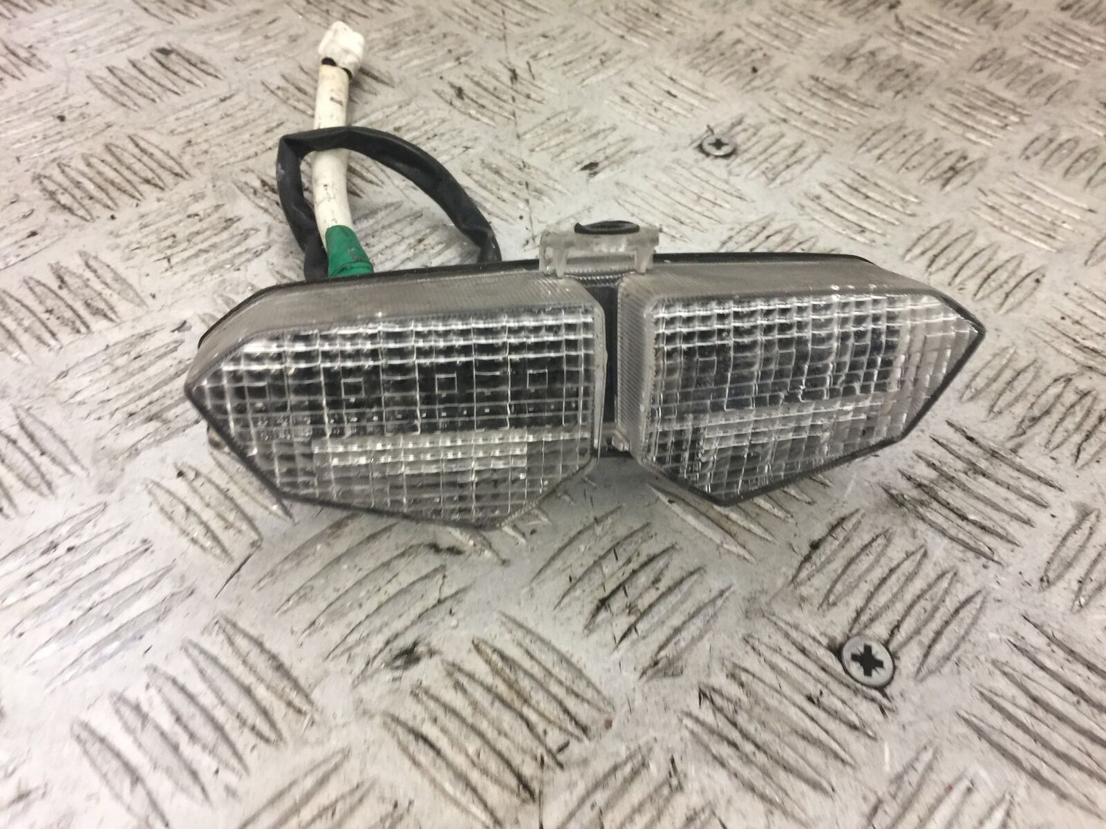 YAMAHA R6 5SL REAR LIGHT YEAR 2004 (STOCK 666)