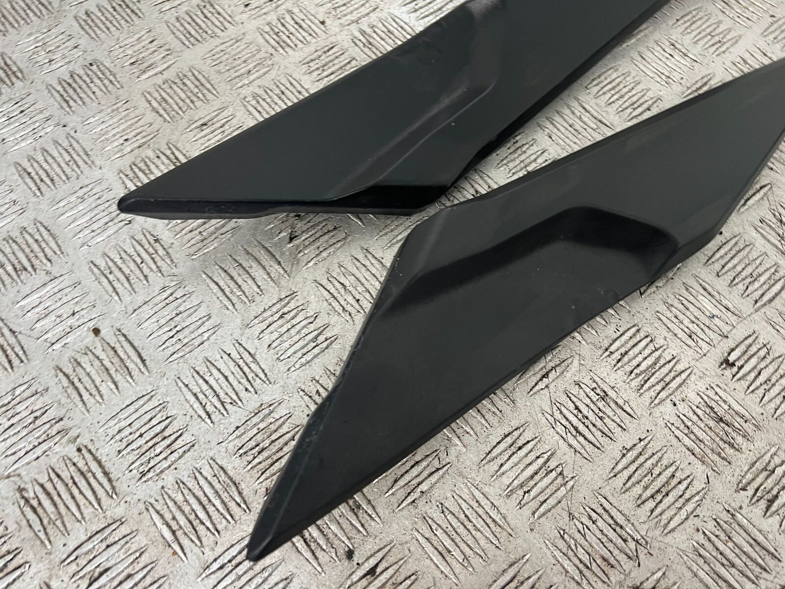 TRIUMPH TIGER 1200 EXPLORER LEFT & RIGHT TOP INFILLS YEAR  2012-2015 (STOCK 901)