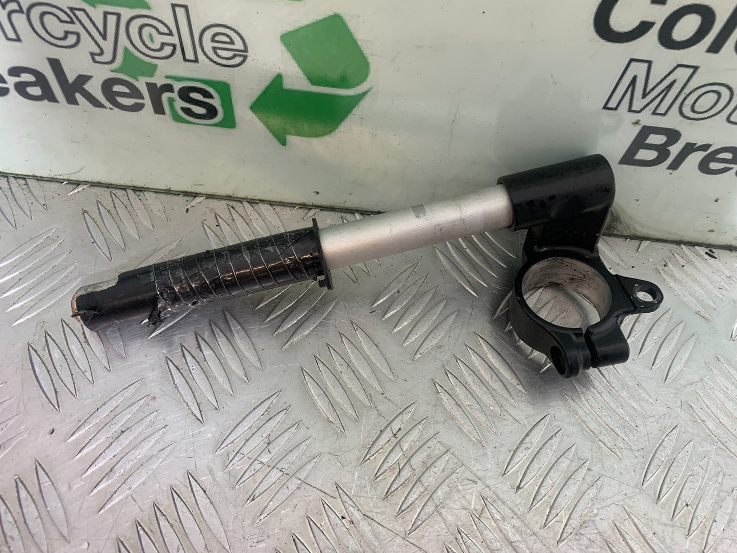KAWASAKI ZX9R ZX9 E1 LEFT HANDLEBAR  YEAR 2000-01 (CMB1171)