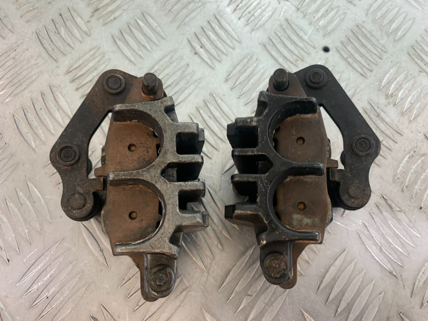 KAWASAKI Z750 ZR750 ZR-7S FRONT BRAKE CALIPERS   YEAR 1999-05 (CMB1135)