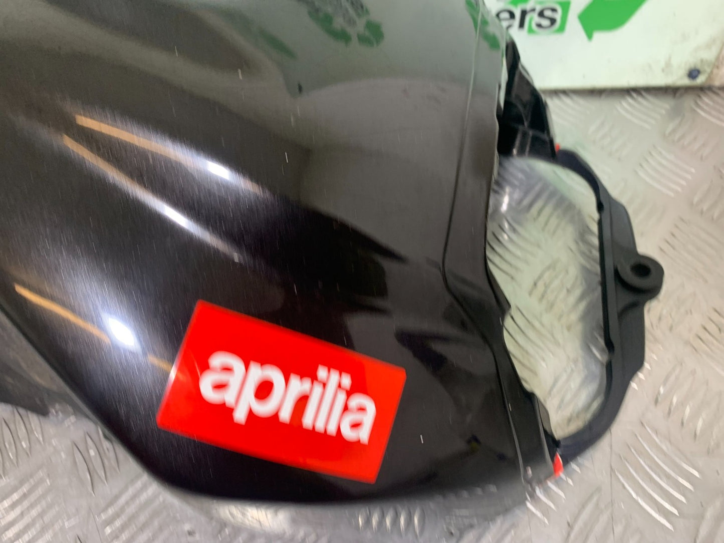 APRILIA RSV4 FACTORY PETROL TANK   YEAR 2009-2012(CMB1224)
