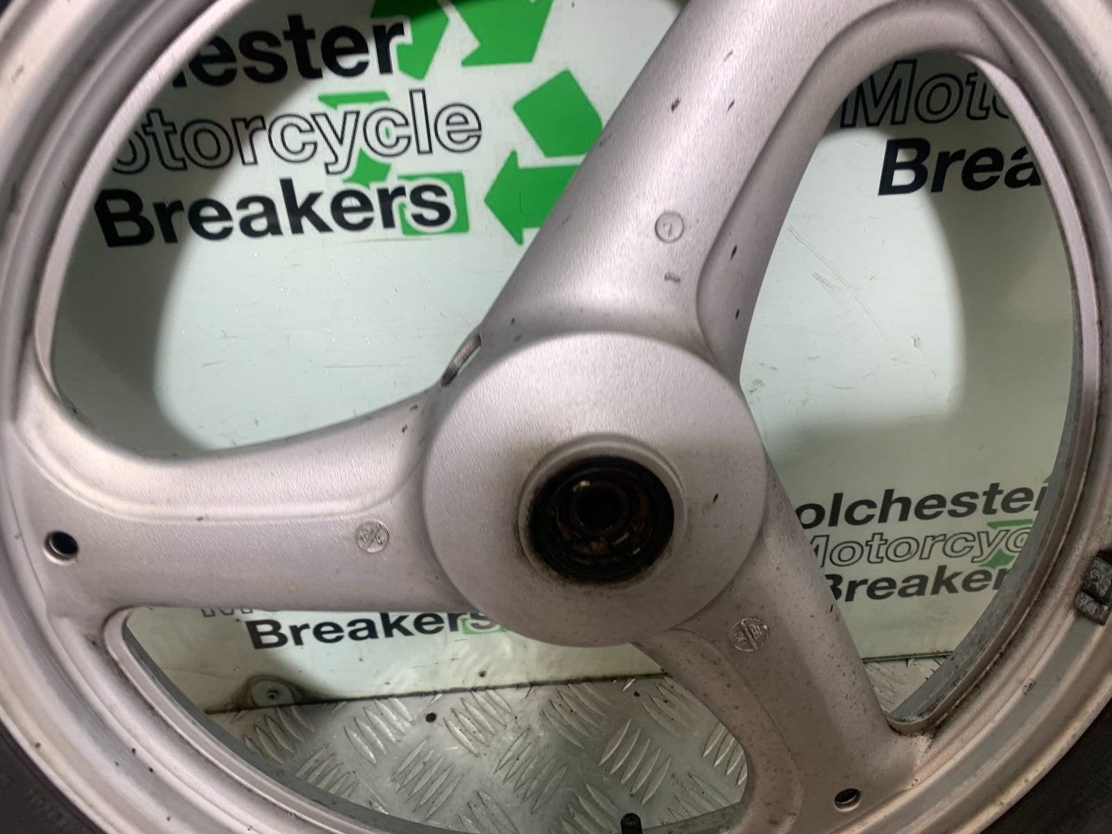 HONDA XL125 VARADERO FRONT WHEEL   YEAR 2001-2006  (CMB1210)