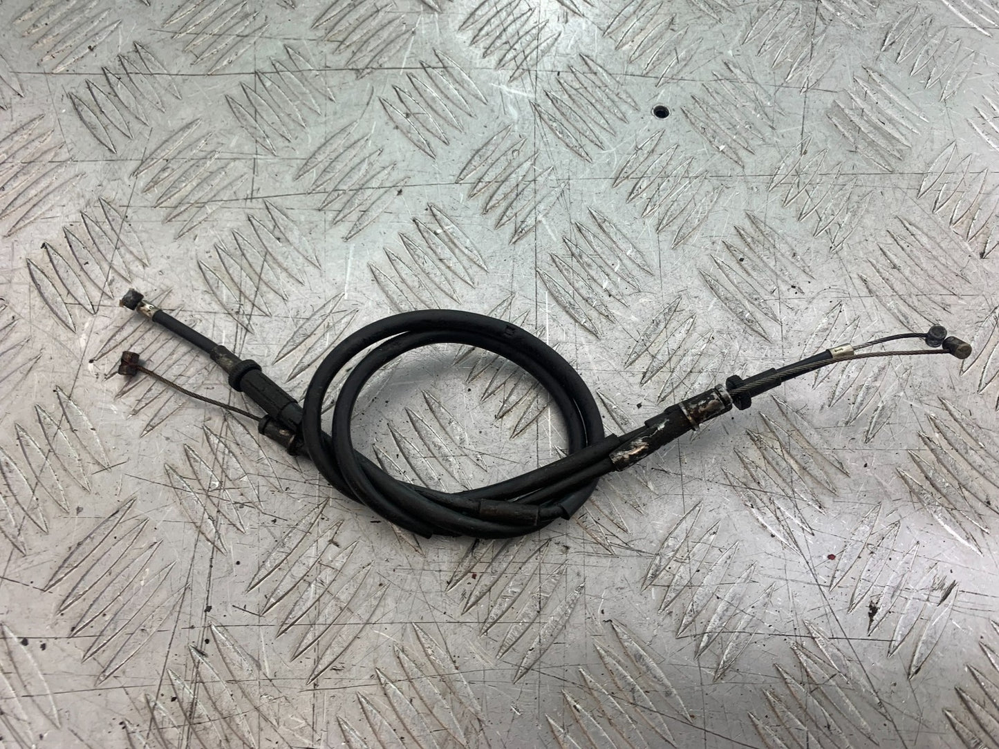 YAMAHA YZF1000 THUNDERACE EXHAUST SERVO CABLES   YEAR 1997-2000 (CMB1204)