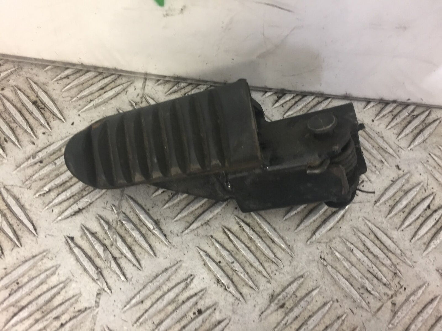 HONDA NX650 NX 650 DOMINATOR FRONT LEFT PEG YEAR 2000