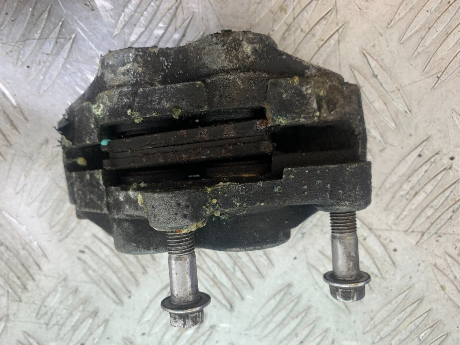 KAWASAKI ZX6R ZX6 F FRONT LEFT CALIPER   YEAR 1995-1997(CMB1169)