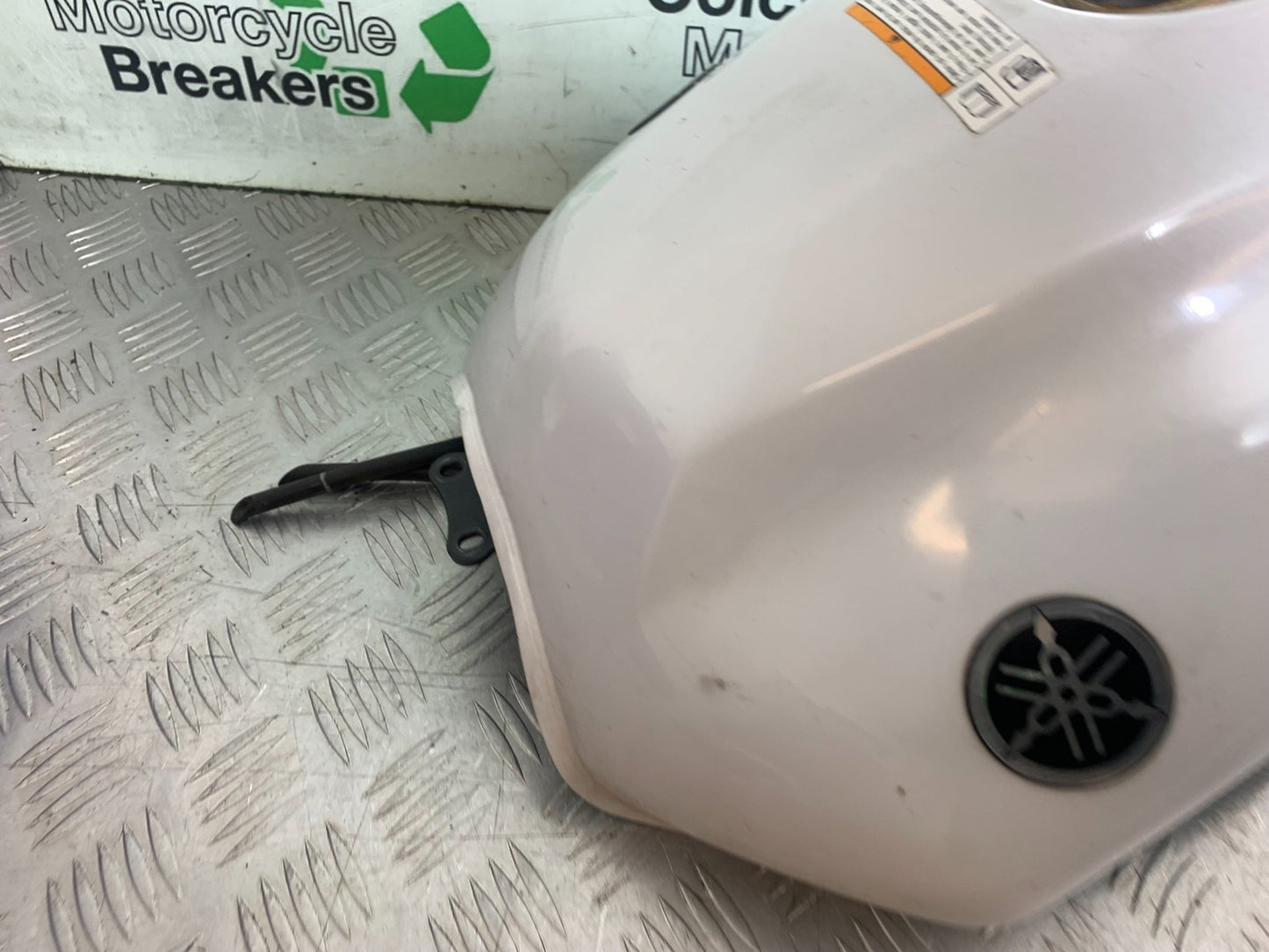 YAMAHA XJ6 XJ6-S PETROL TANK  YEAR 2009-2015  (CMB1212)