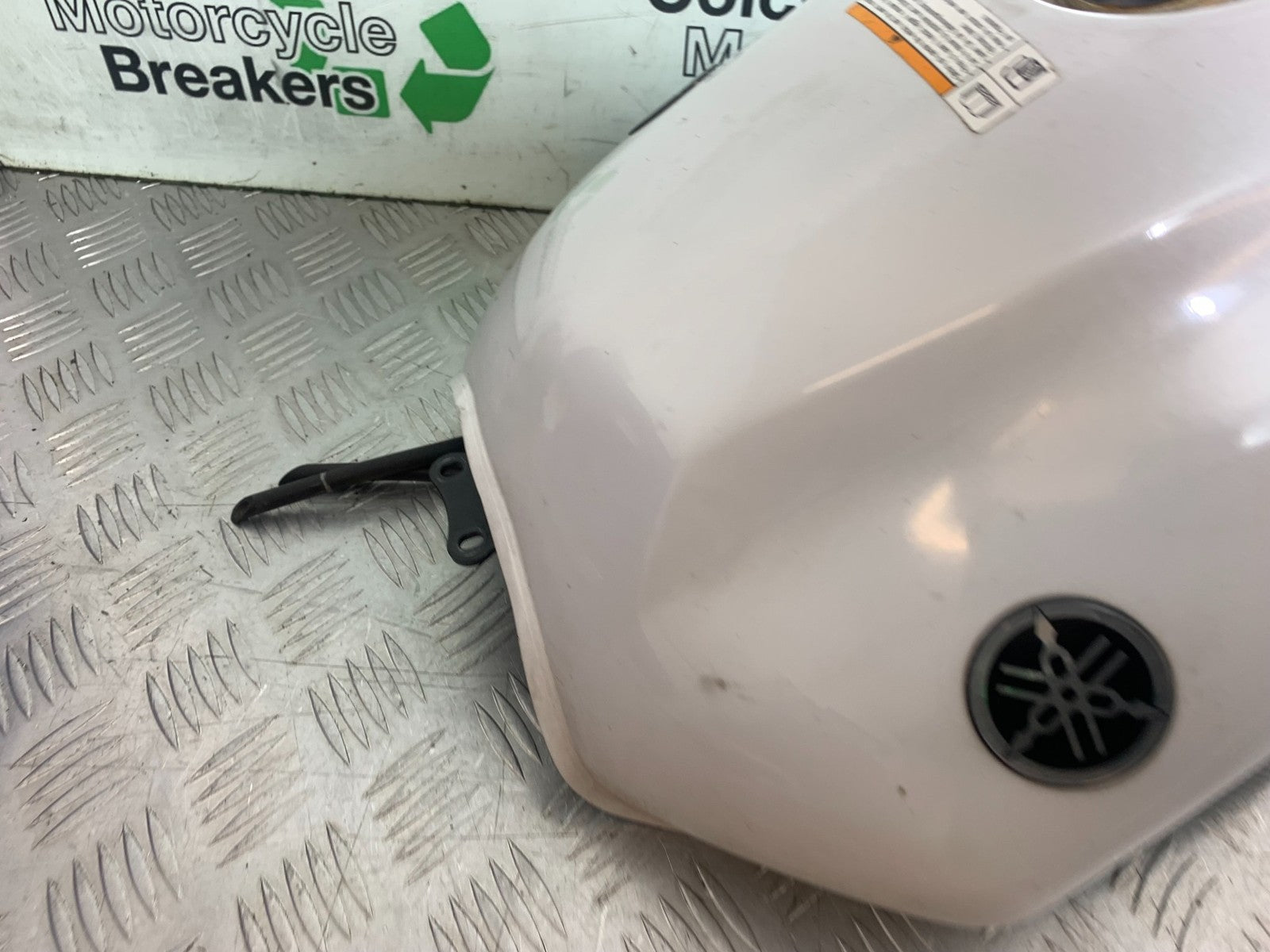 YAMAHA XJ6 XJ6-S PETROL TANK  YEAR 2009-2015  (CMB1212)