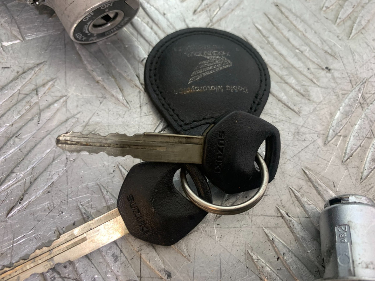 SUZUKI SV1000 SV 1000 S LOCKS AND KEYS    YEAR 2003-2007 (CMB1293)