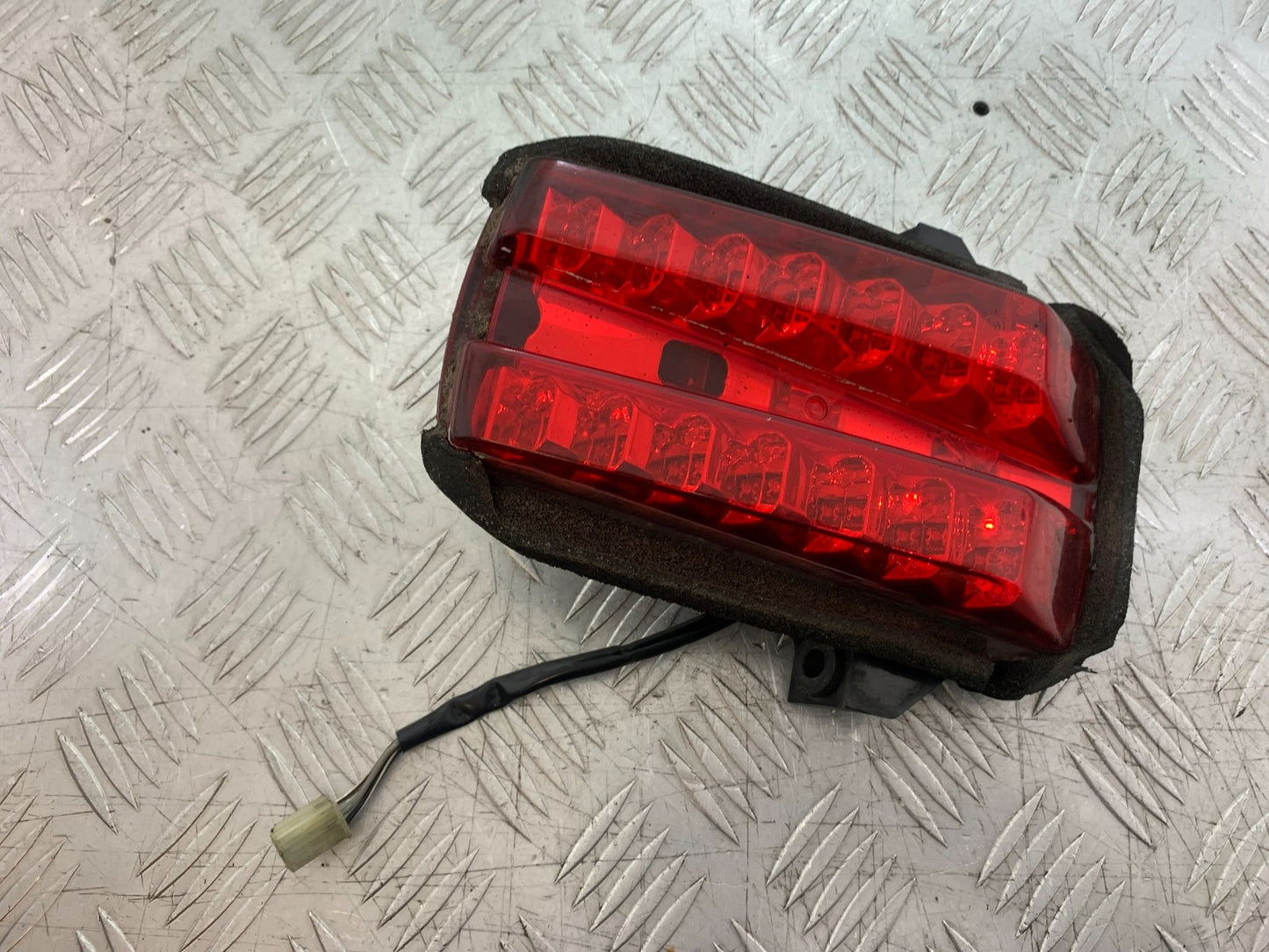 SUZUKI SV1000 SV 1000 REAR LIGHT YEAR 2003-2007 (CMB1293)