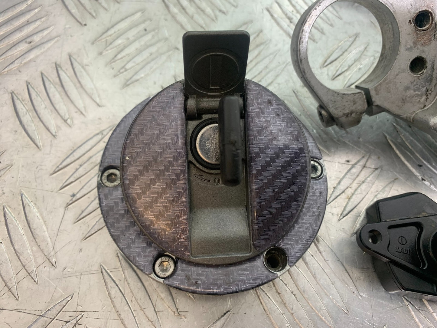 TRIUMPH 955i SPRINT ST LOCKS AND KEYS   1999-2004 (CMB1176)