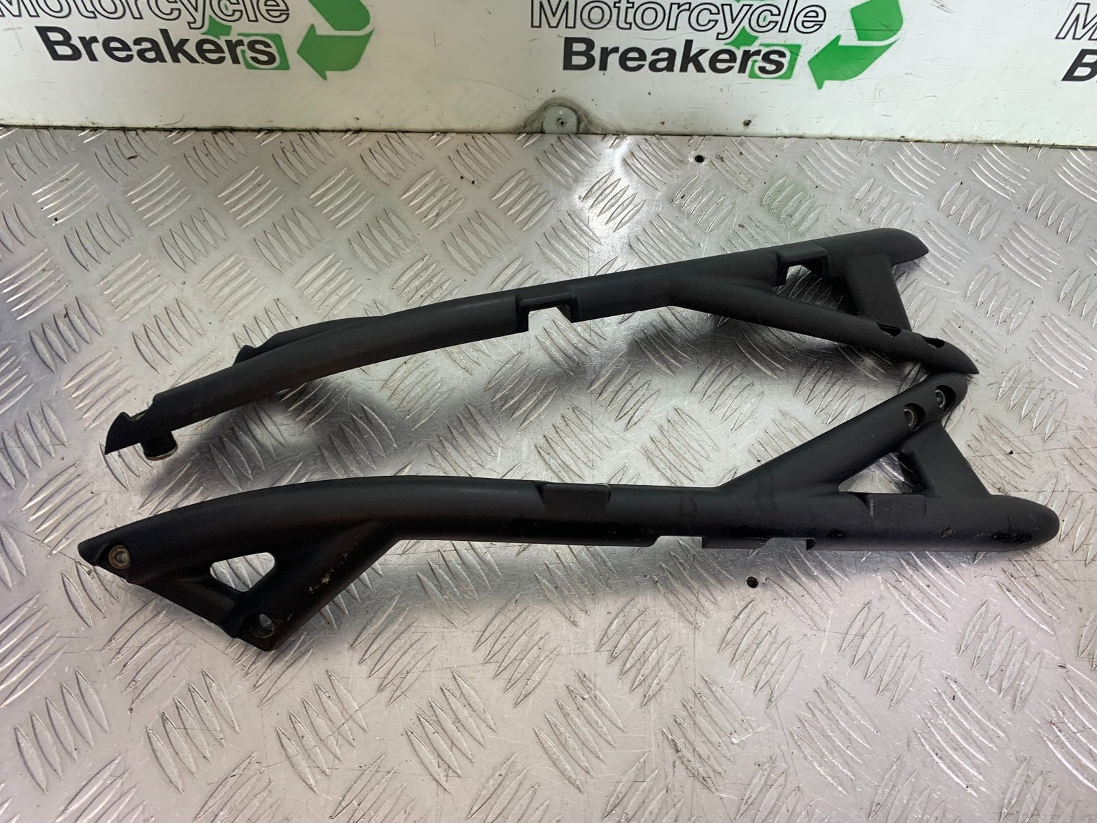 TRIUMPH 1050 SPRINT ST PANNIER RAILS  2003-2011 (CMB1285)