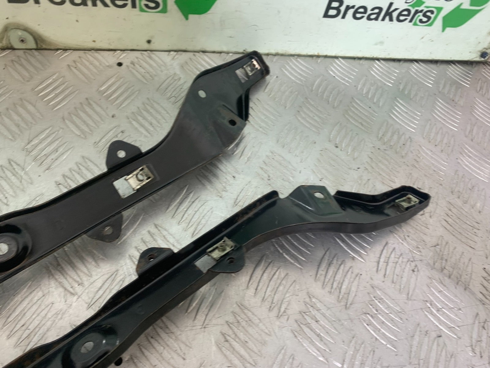 PIAGGIO MP3 250 ie FRAME BRACKETS YEAR 2007 (CMB1307)