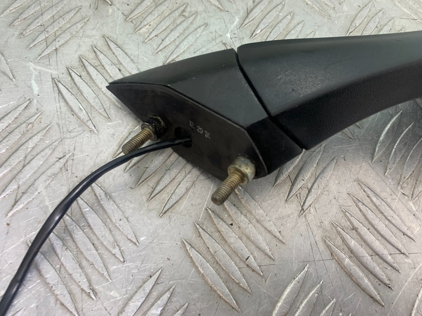 TRIUMPH 1050 SPRINT ST RIGHT MIRROR   YEAR 2004-2007 (CMB1197)