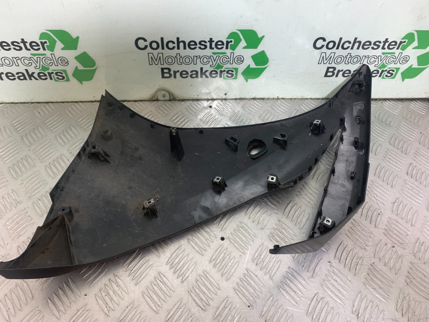YAMAHA YZF-R125 YZF 125 RIGHT FAIRING PANEL  YEAR 2019-2022 (CMB1263)