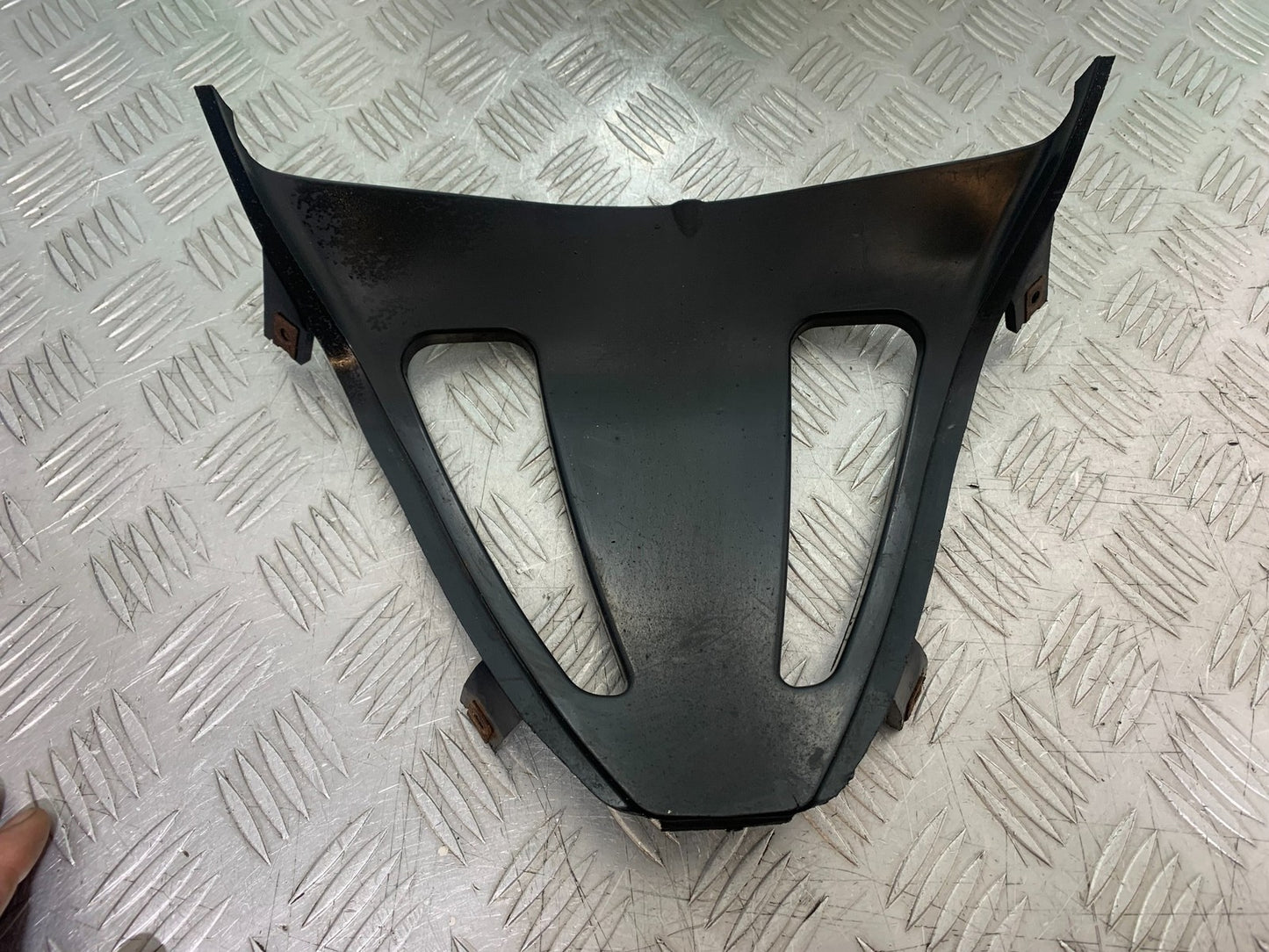 SUZUKI GSXR600 GSXR 600 K1 K2 K3 FAIRING V-PIECE  1999-03 (CMB1284)