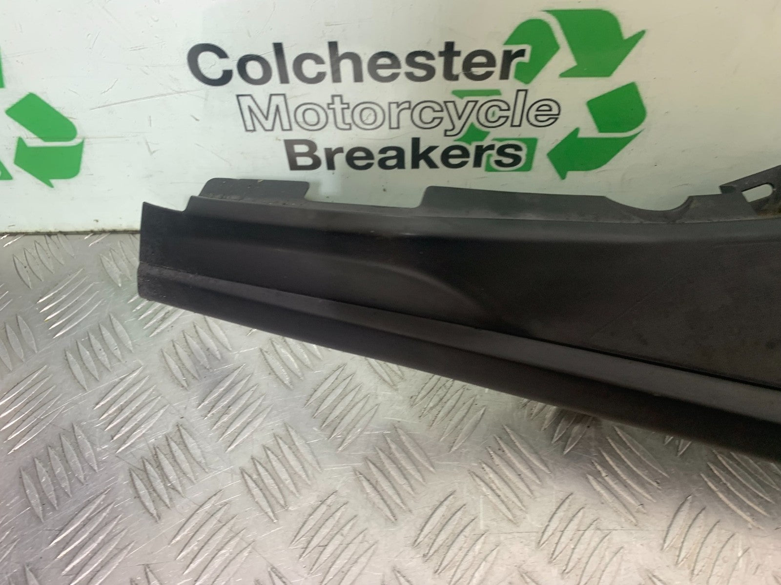 YAMAHA YZF-R125 YZF 125 RIGHT SIDE INFILL PANEL  YEAR 2019-2022 (CMB1263)