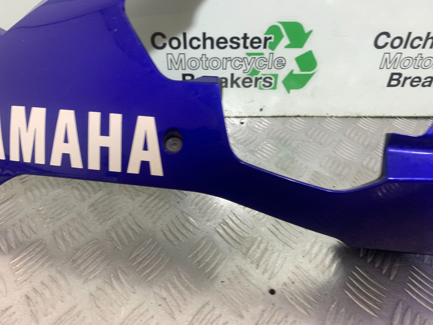 YAMAHA YZF R1 LEFT LOWER FAIRING PANEL   YEAR 2004-2006 (CMB1155)