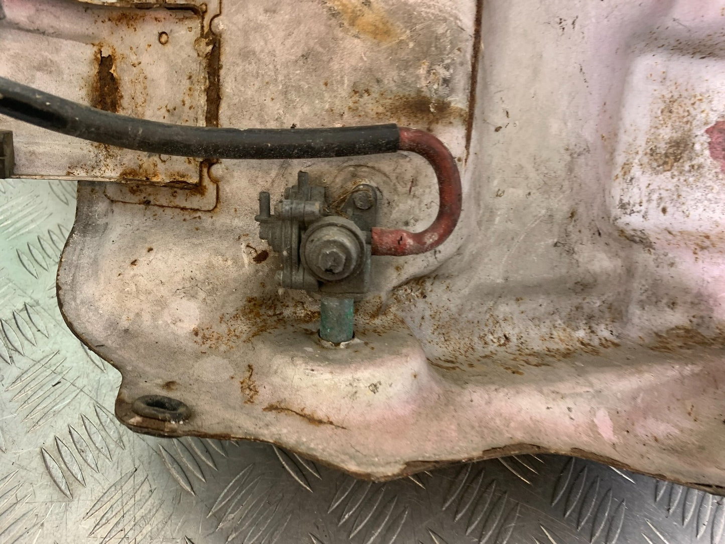 HONDA VF500 VF 500 PETROL TANK  YEAR 1985-1987