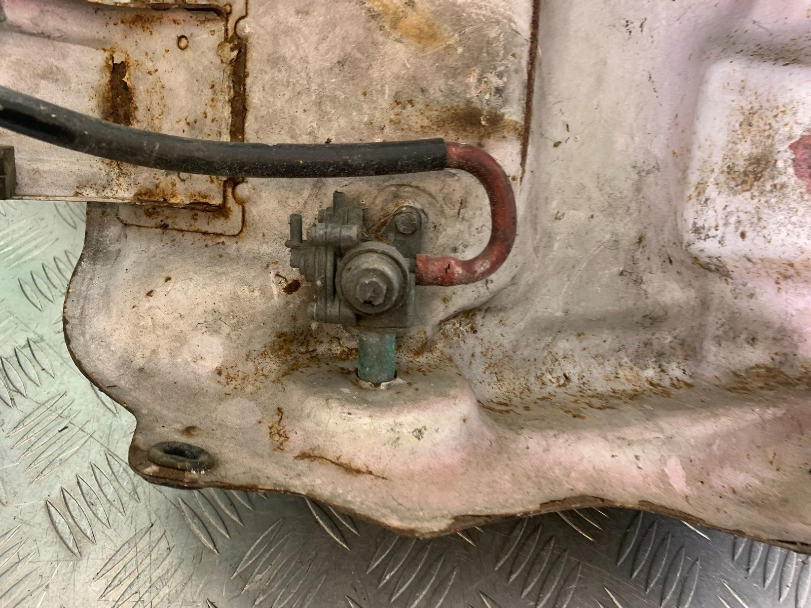 HONDA VF500 VF 500 PETROL TANK  YEAR 1985-1987