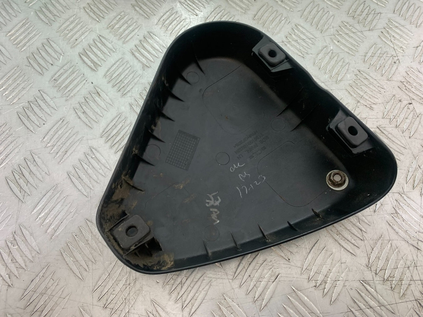 BSA 650 GOLD STAR LEFT SEAT PANEL YEAR 2022-2025 (CMB1262)