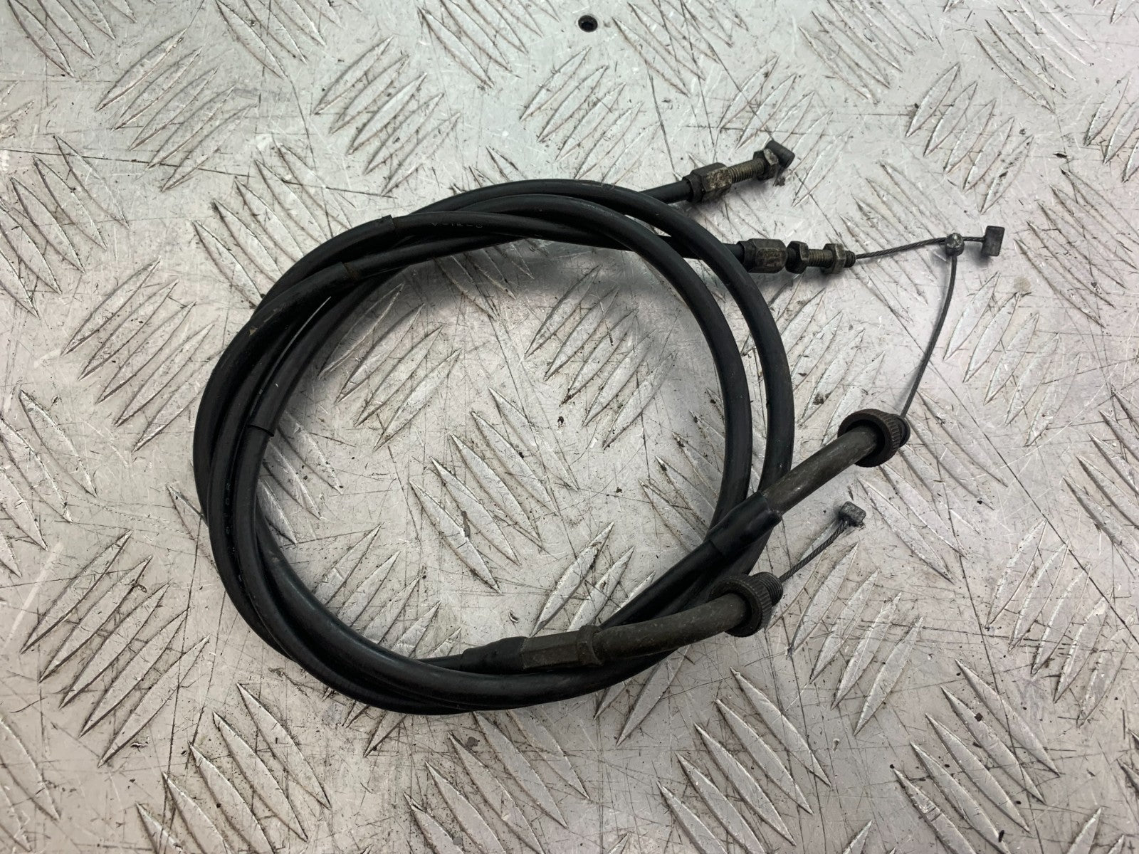 HONDA VT700 VT 700 SHADOW THROTTLE CABLES   YEAR 1984-85 (CMB1328)