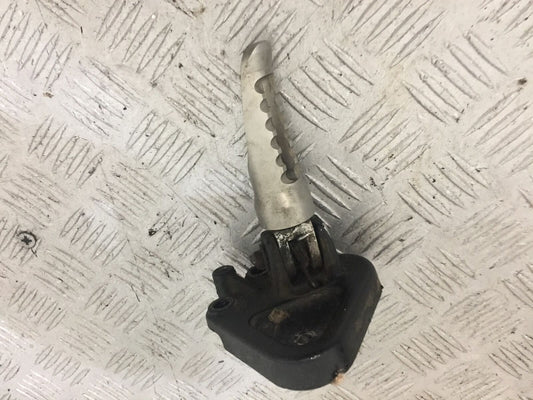 TRIUMPH 955i TIGER FRONT LEFT HANGER  YEAR 2001-2006 (STOCK 818)