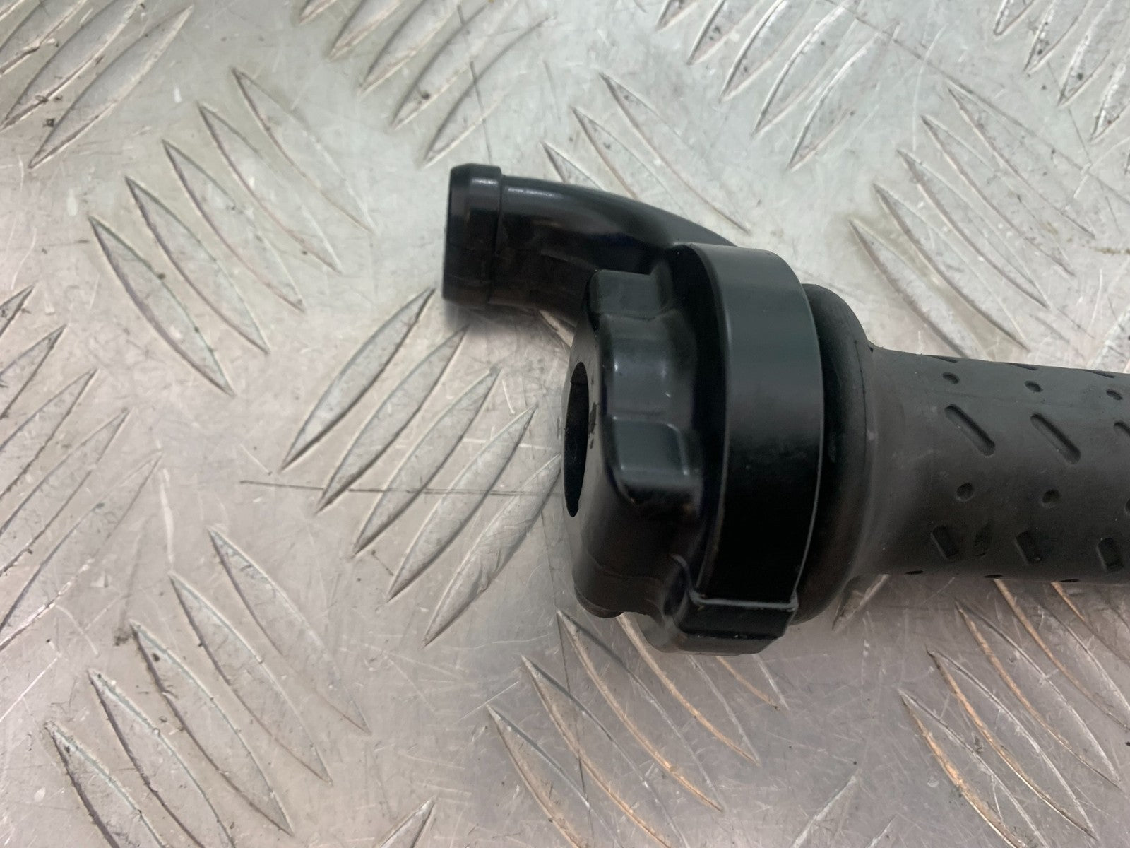 TRIUMPH 675 STREET TRIPLE THROTTLE  2013-2016 (CMB1186)
