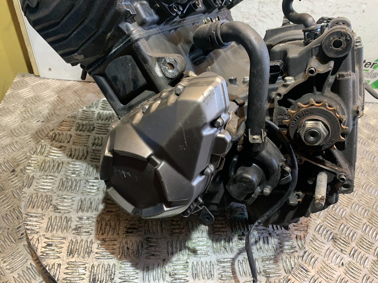 KAWASAKI Z800 Z 800 ENGINE YEAR 2013-2017 (STOCK 925)