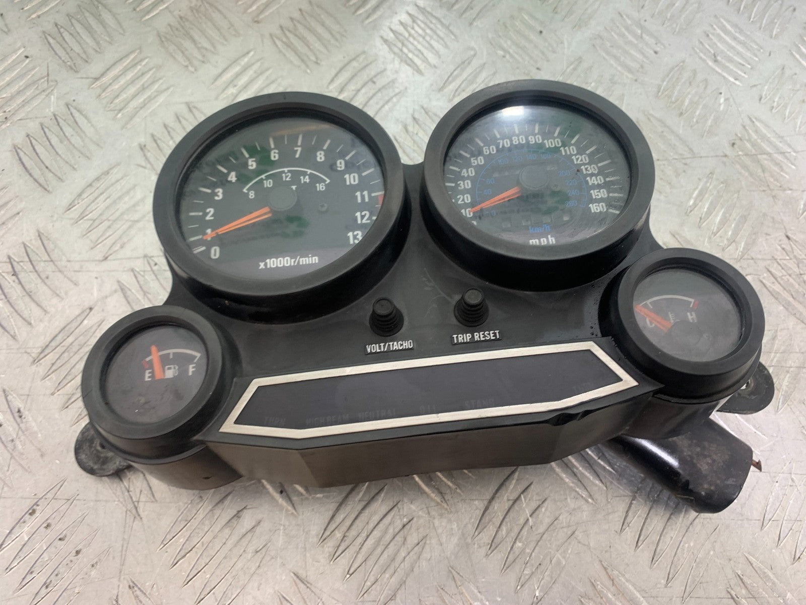 KAWASAKI GPZ600 GPZ 600 CLOCKS SPEEDO DASH  YEAR 1988-90 (CMB1258)