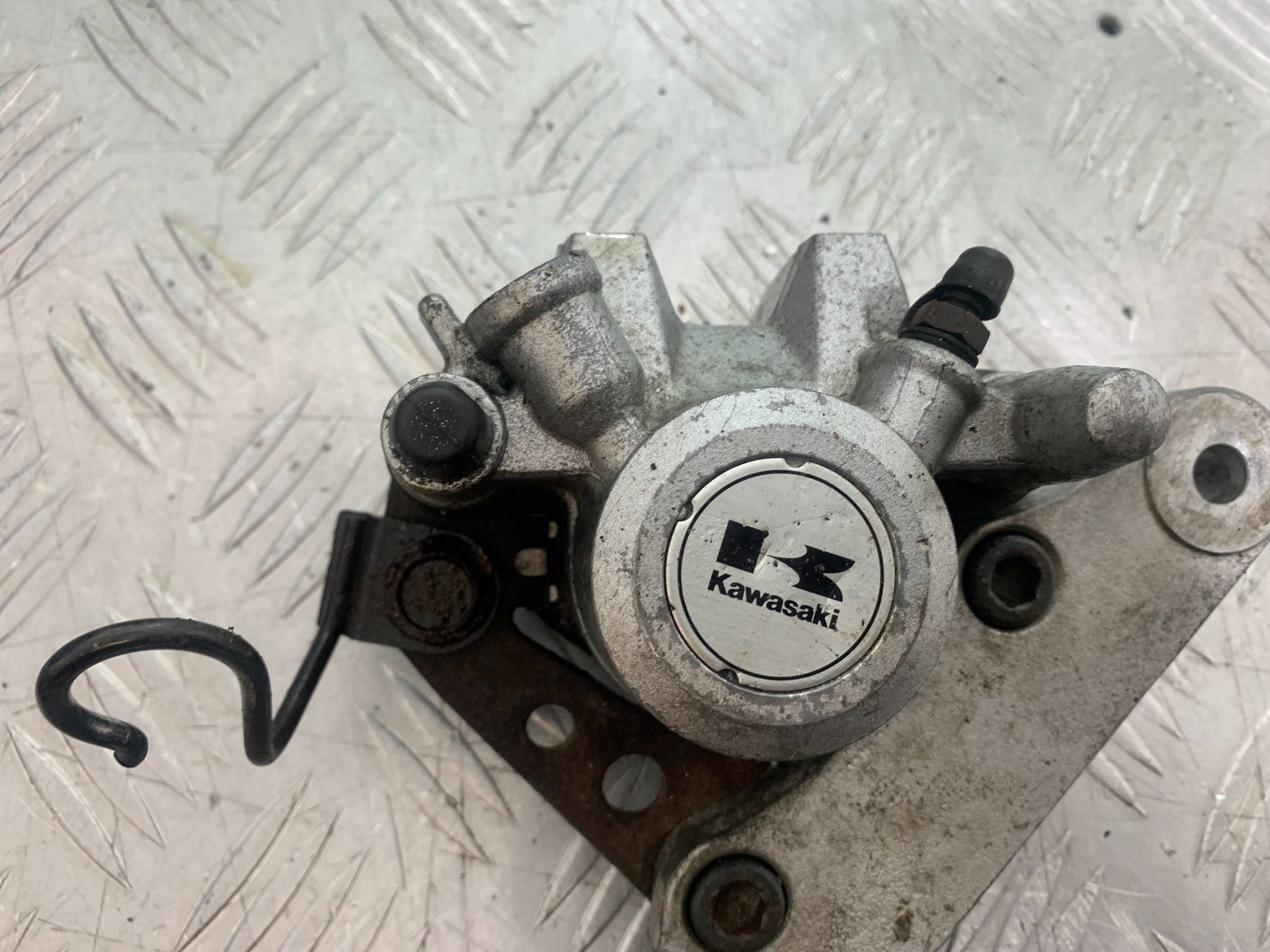 KAWASAKI GPZ600 GPZ 600 REAR BRAKE CALIPER  YEAR 1988-90 (CMB1258)