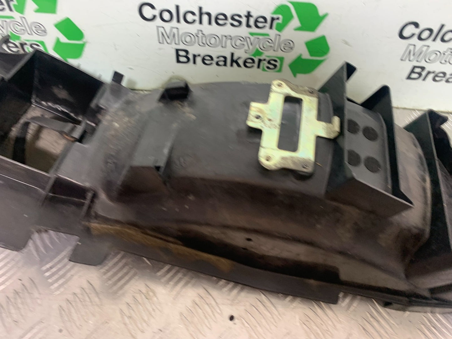 KAWASAKI ZZR1100 D UNDERTRAY   YEAR 1993-2001 (CMB1289)