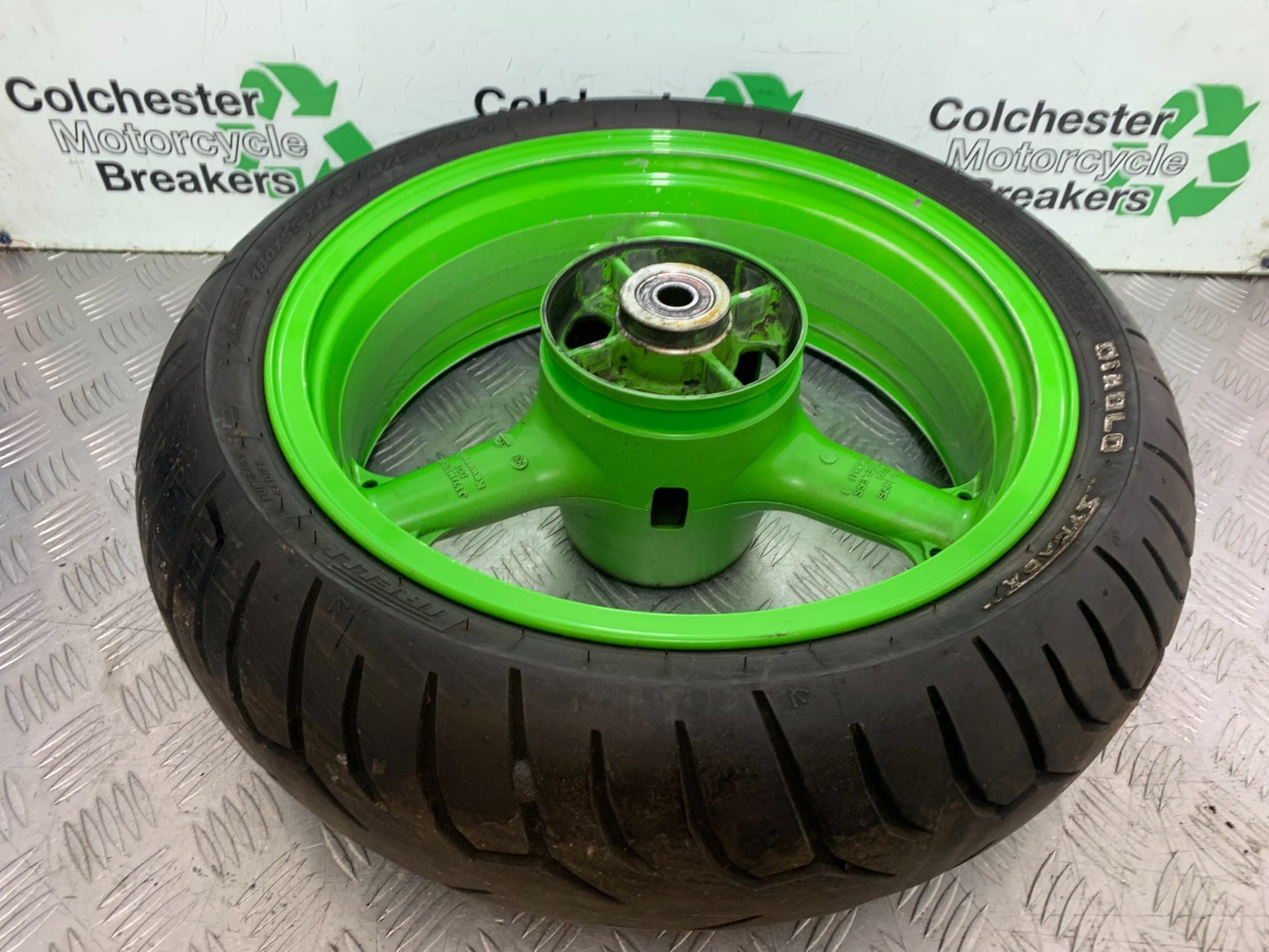 KAWASAKI ZX9R ZX9 R REAR WHEEL YEAR 1998-1999 (CMB1329)