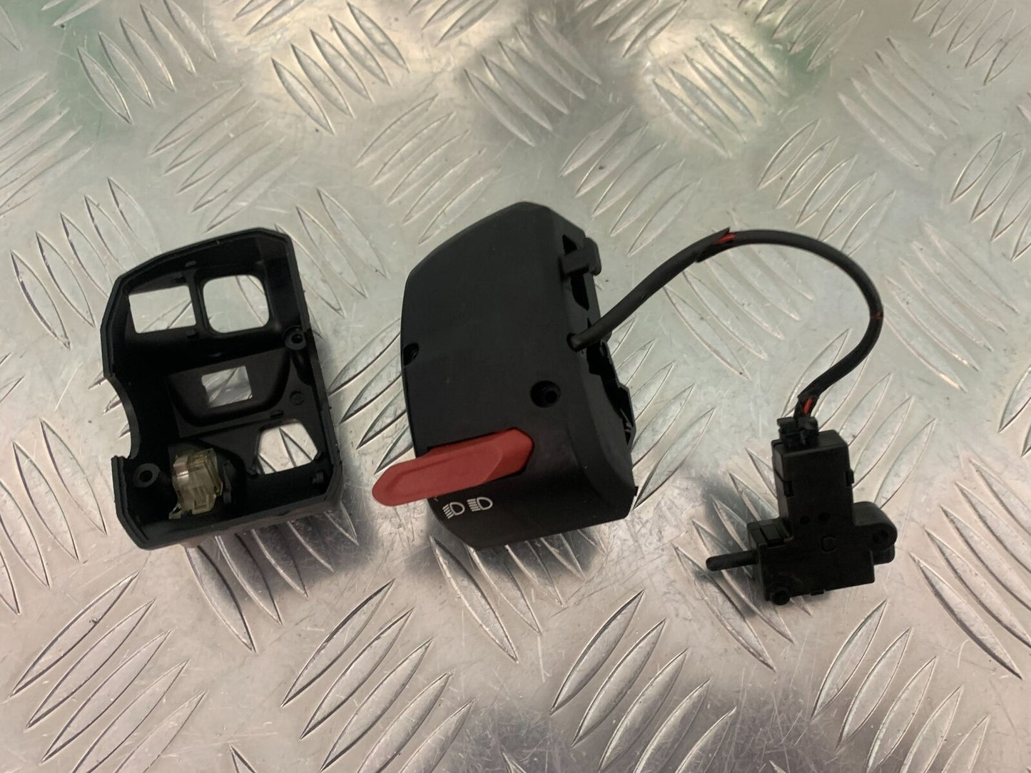 TRIUMPH 765 STREET TRIPLE RS LEFT SWITCH GEAR   YEAR 2018-2021 (STOCK 968)