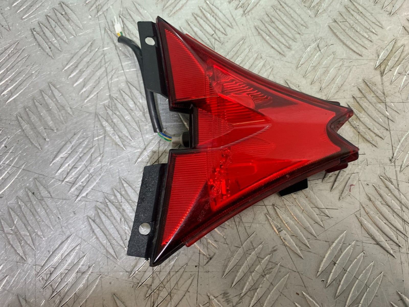 APRILIA RSV4 FACTORY REAR LIGHT   YEAR 2009-2012 (CMB1224)