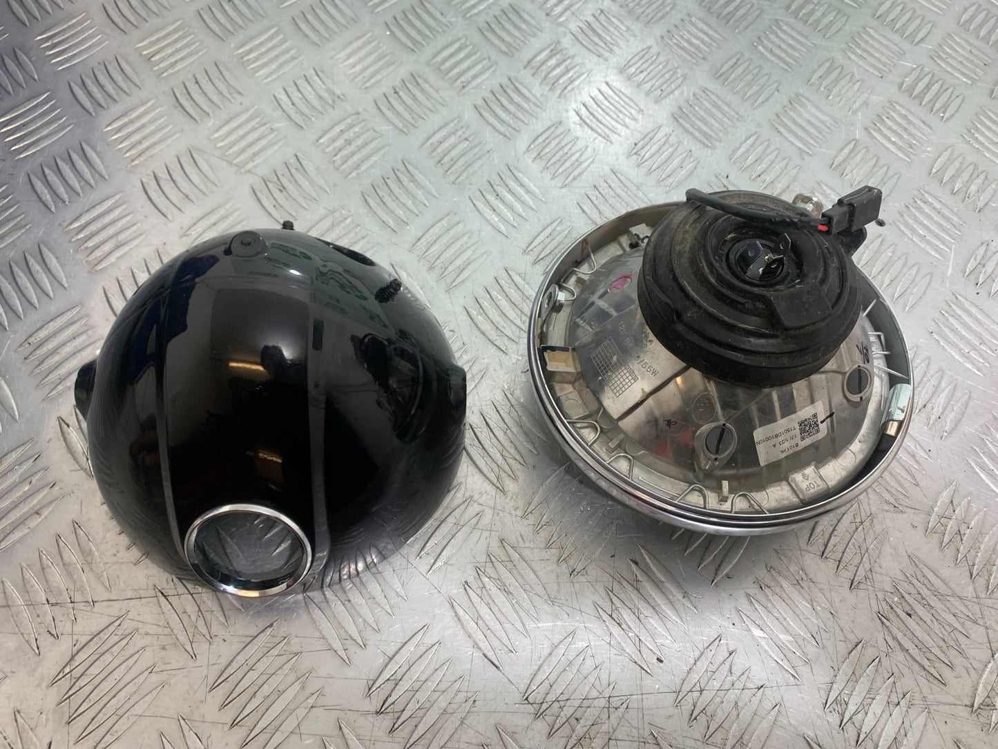 BSA 650 GOLD STAR HEADLIGHT AND BACKING   YEAR 2022-2025 (CMB1262)