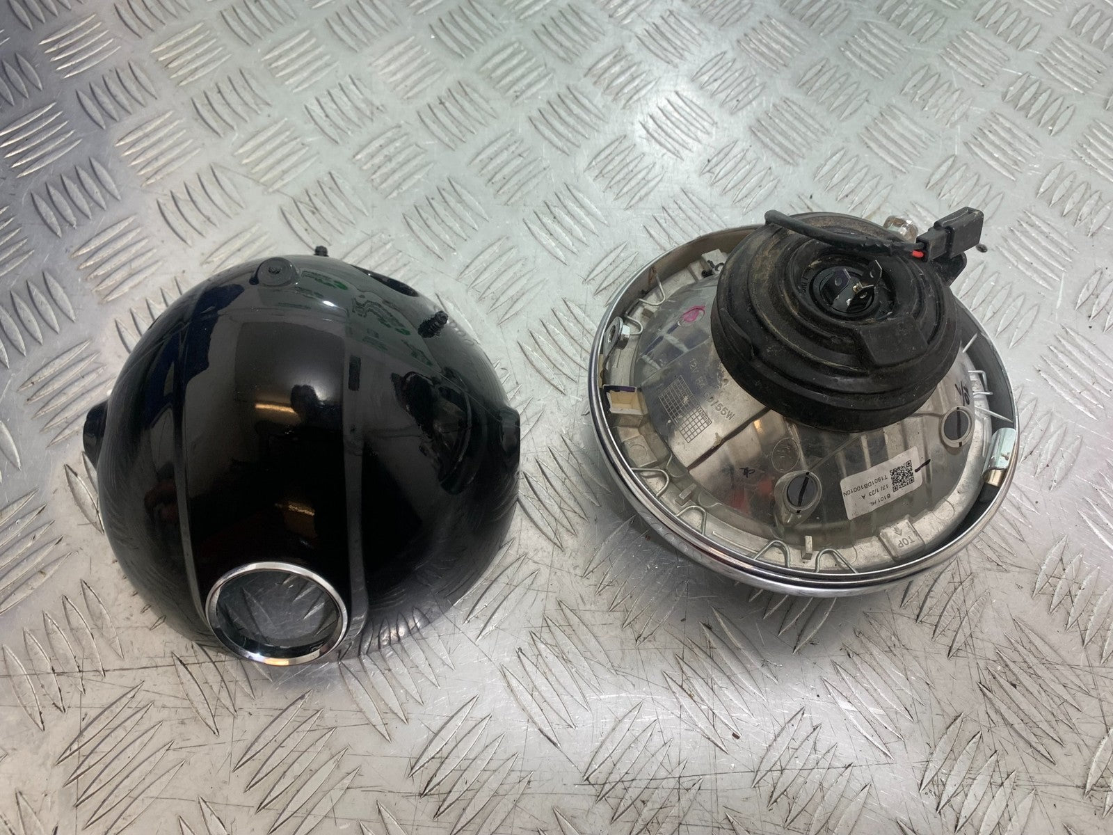 BSA 650 GOLD STAR HEADLIGHT AND BACKING   YEAR 2022-2025 (CMB1262)