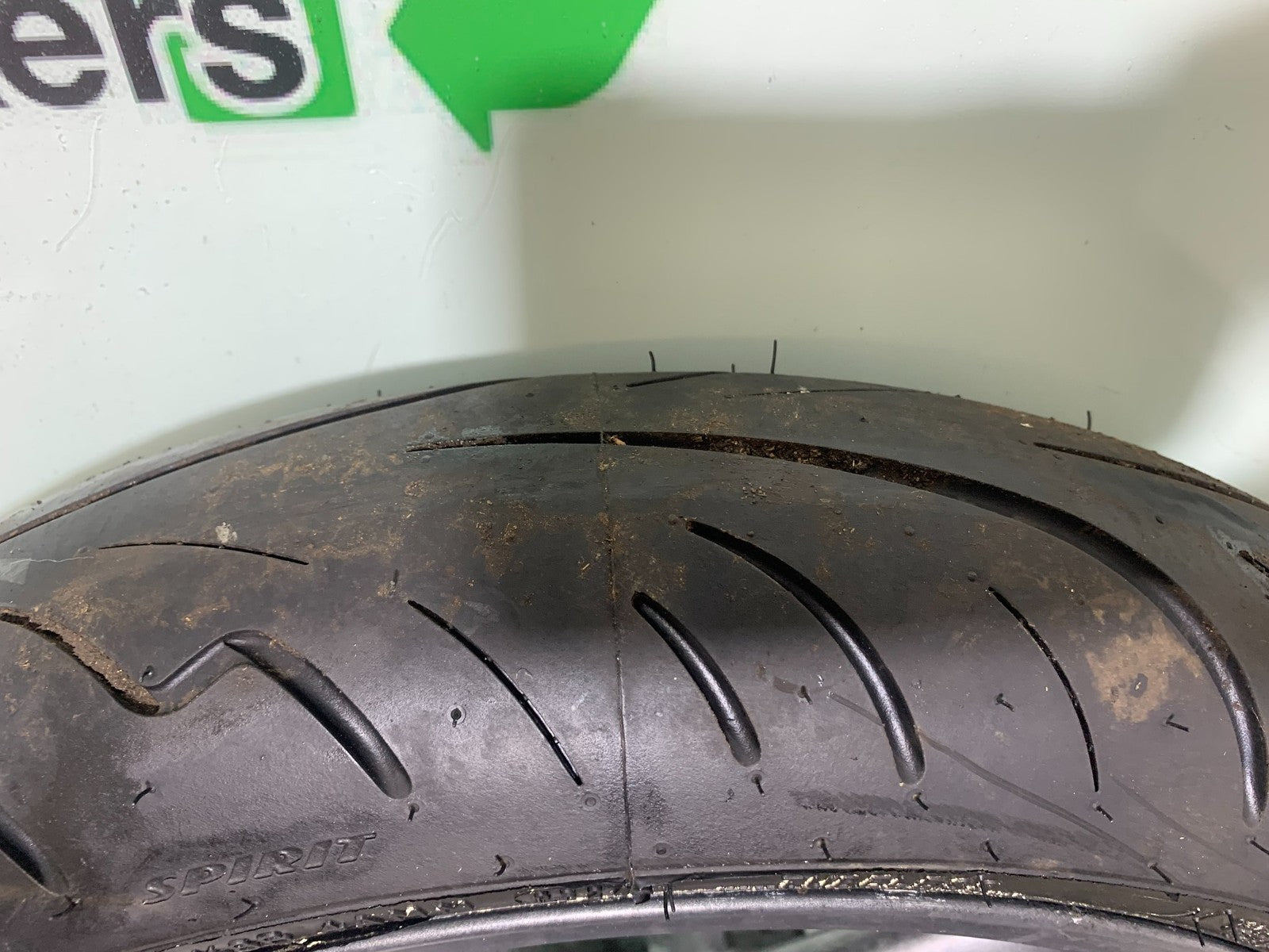 TRIUMPH TROPHY 900 FRONT WHEEL (GOOD TYRE)  YEAR 1991-95 (CMB1251)