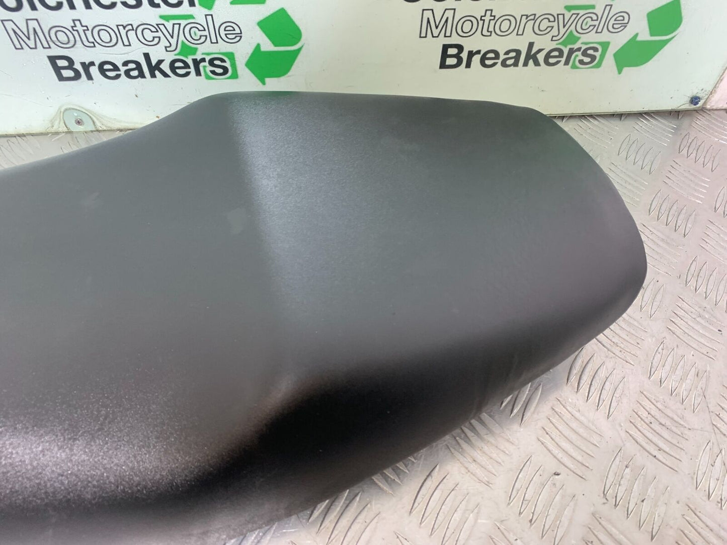 HONDA CBR1100 BLACKBIRD SEAT  YEAR 1999-2005 (CMB1103)