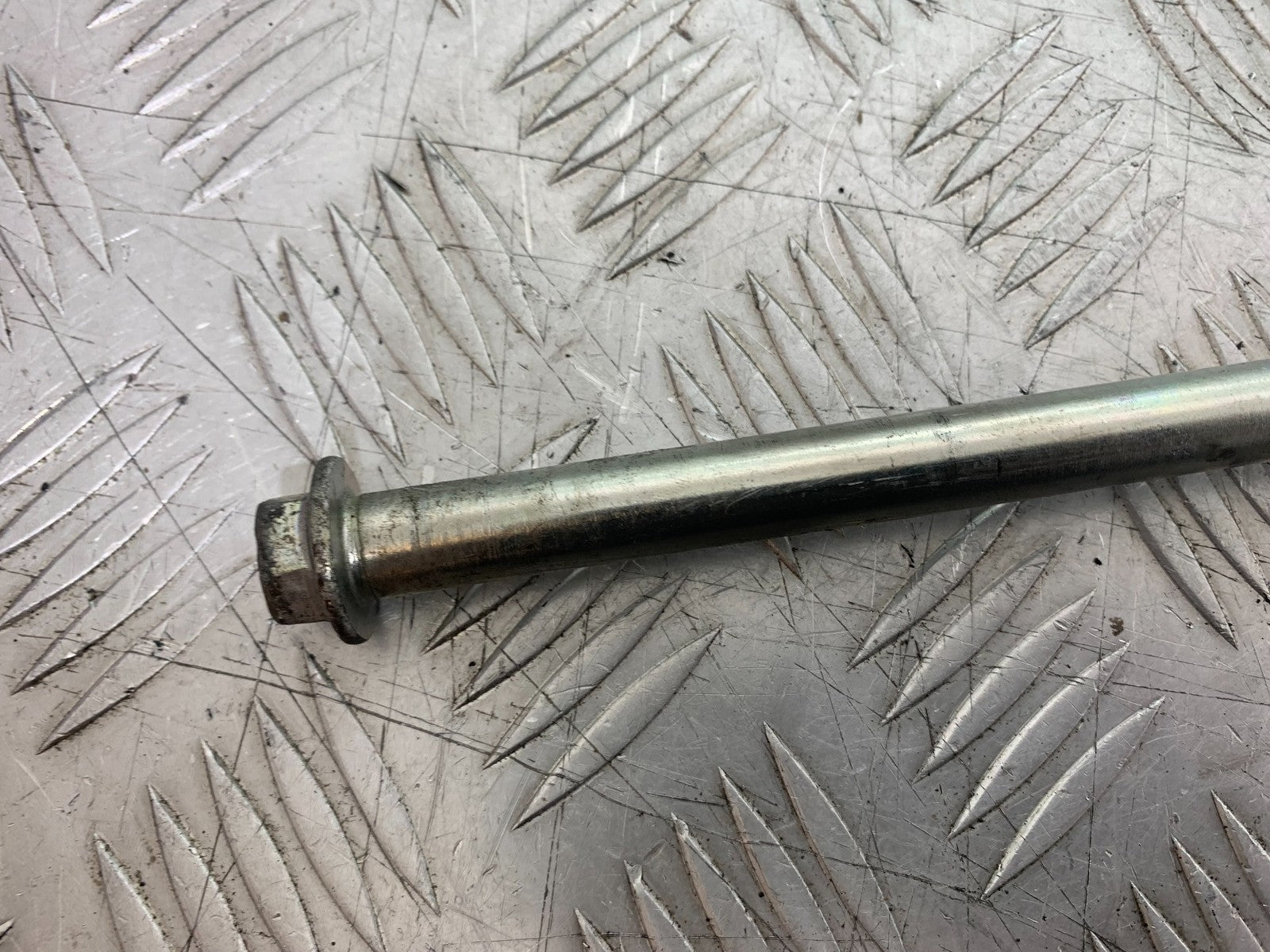 KTM RC125 RC 125 RC REAR WHEEL SPINDLE 2014 2017 (CMB1199)