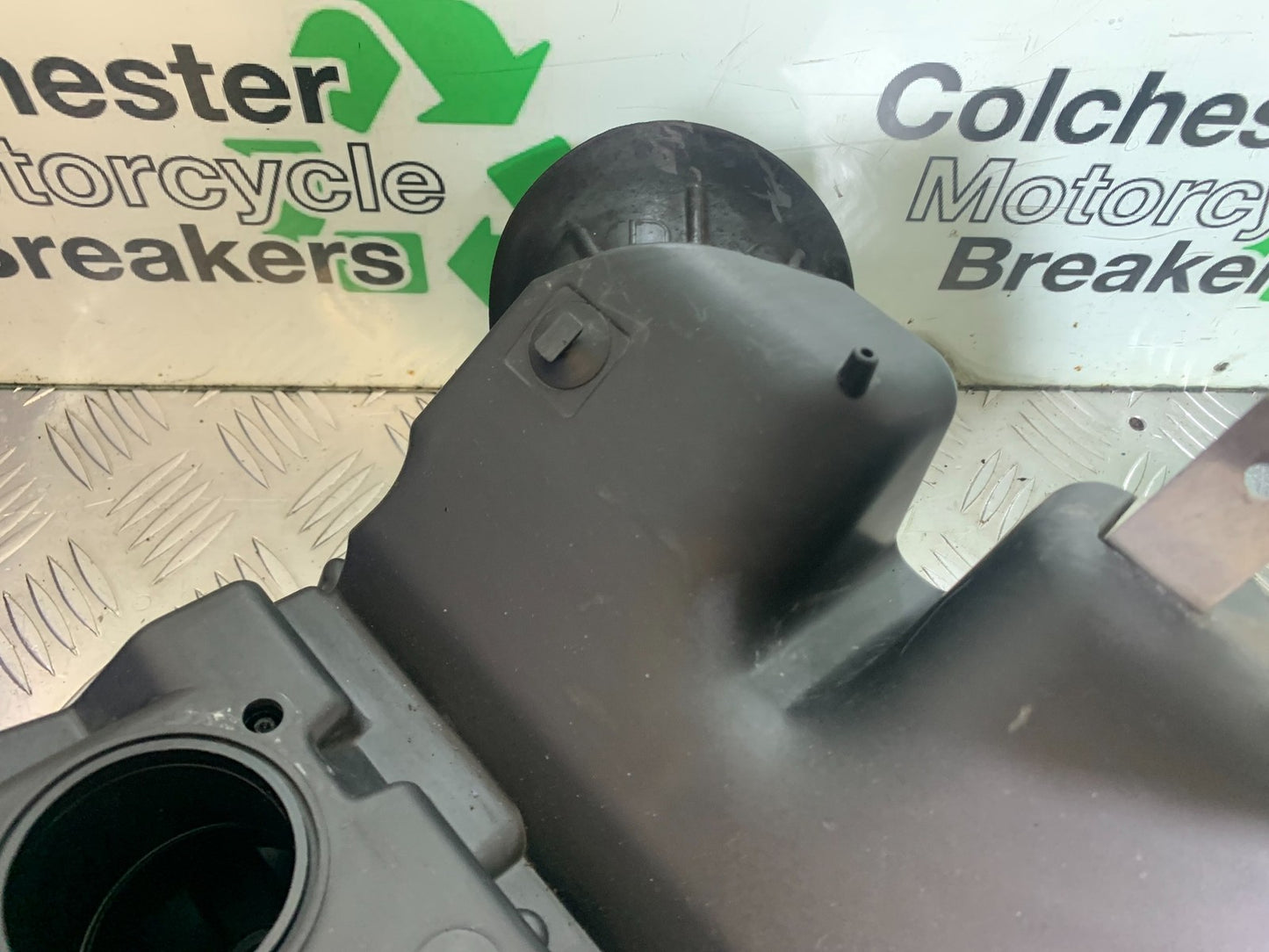 APRILIA RSV4 FACTORY AIRBOX  YEAR 2009-2012 (CMB1224)