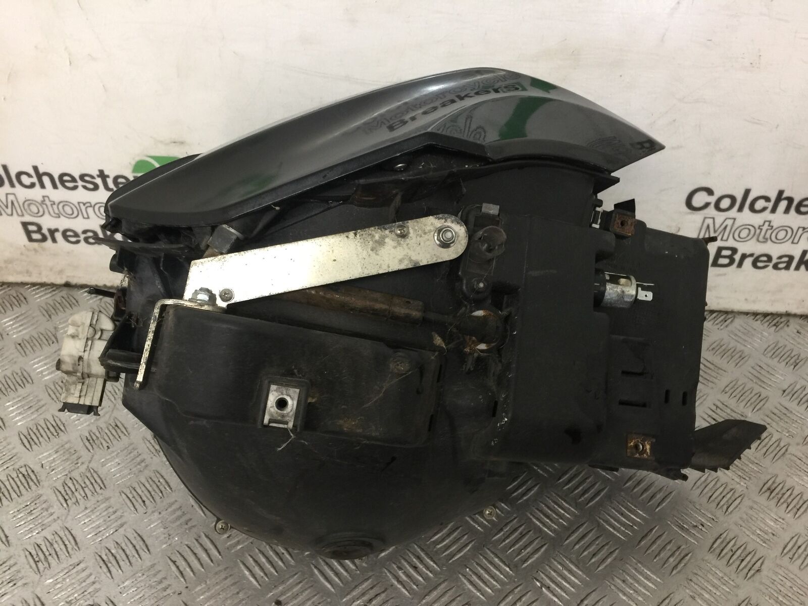 APRILIA 850 MANA AUTOMATIC HELMET COMPARTMENT YEAR 2007-2012  (STOCK 875)