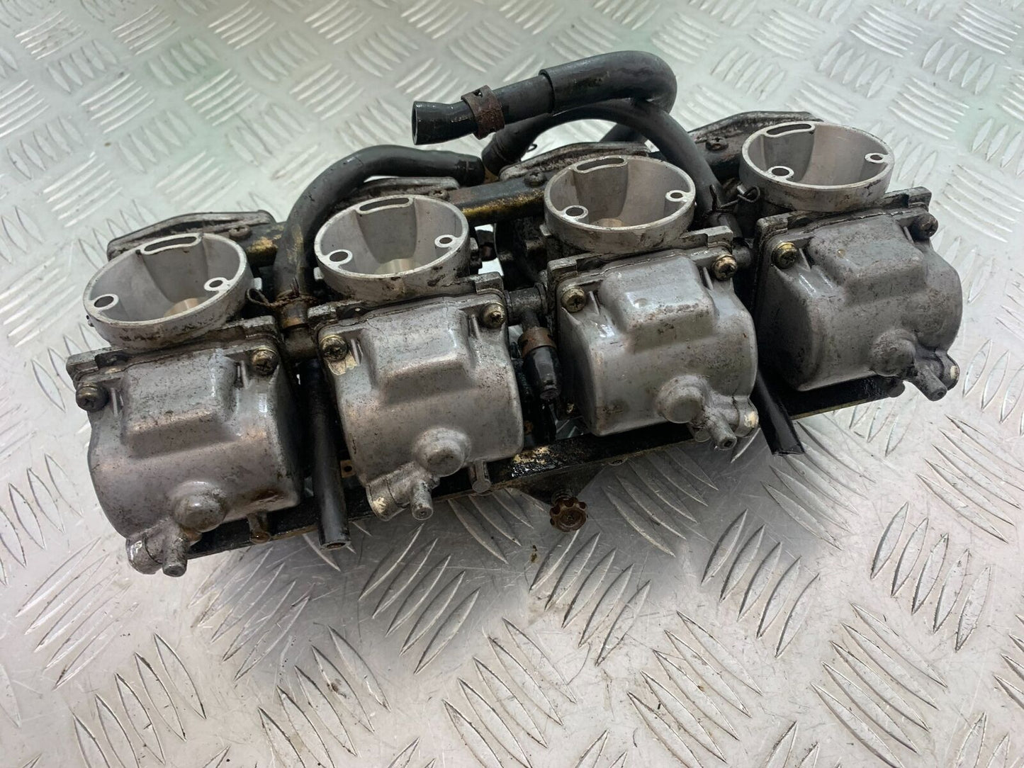 YAMAHA FJ1100 FJ 1100 CARBS  YEAR 1984-1985 (CMB1101)