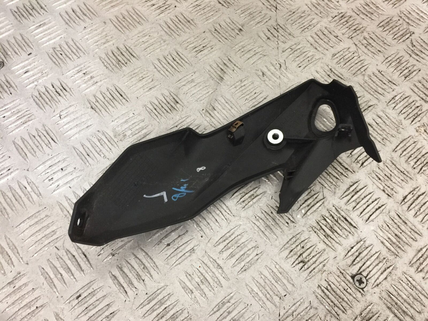YAMAHA MT03 LEFT INDICATOR MOUNT YEAR 2018  (STOCK 801)