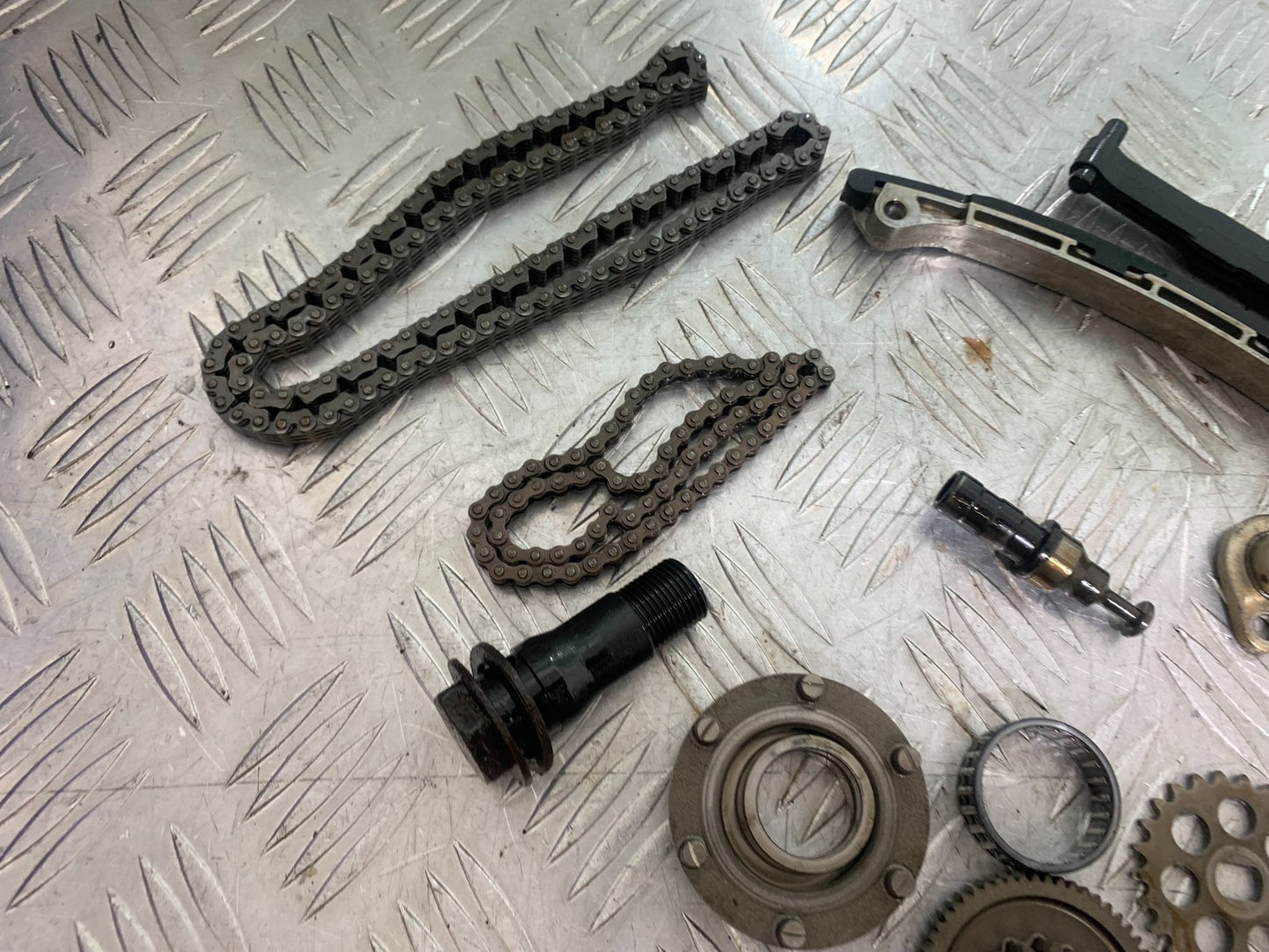 TRIUMPH 675 STREET TRIPLE ENGINE PARTS   2013-2016 (CMB1186)