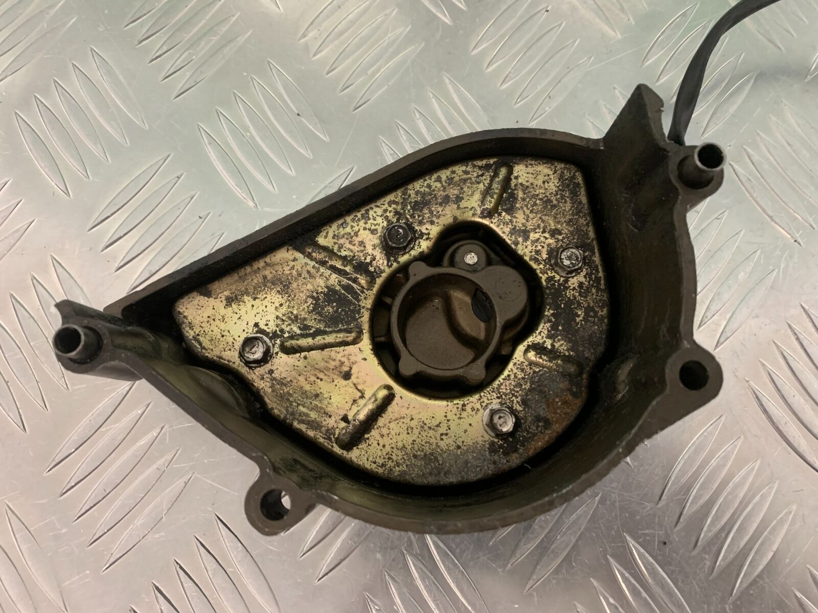 KAWASAKI ZX9R ZX9 C SPROCKET COVER  YEAR 1998-99 (STOCK 957)