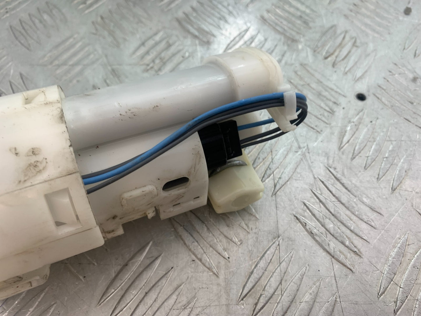 TRIUMPH 675 STREET TRIPLE PETROL PUMP  2013-2016 (CMB1186)